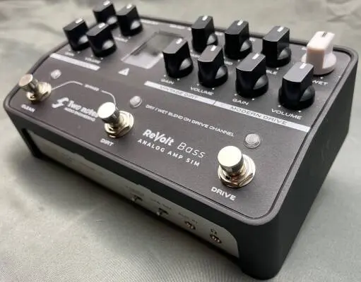 Two Notes - ReVolt Bass Amp Simulator Pedal 2